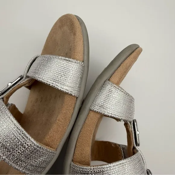 Vionic Amber Sandal Silver Metallic Linen Size 8 Strappy Adjustable