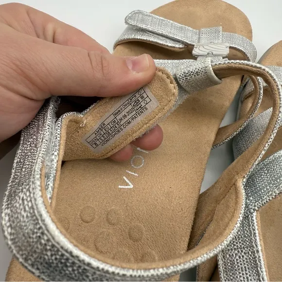 Vionic Amber Sandal Silver Metallic Linen Size 8 Strappy Adjustable