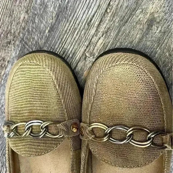 Vionic Beige Leather Chain Loafers Women’s 7 | Orthaheel Comfort Flats