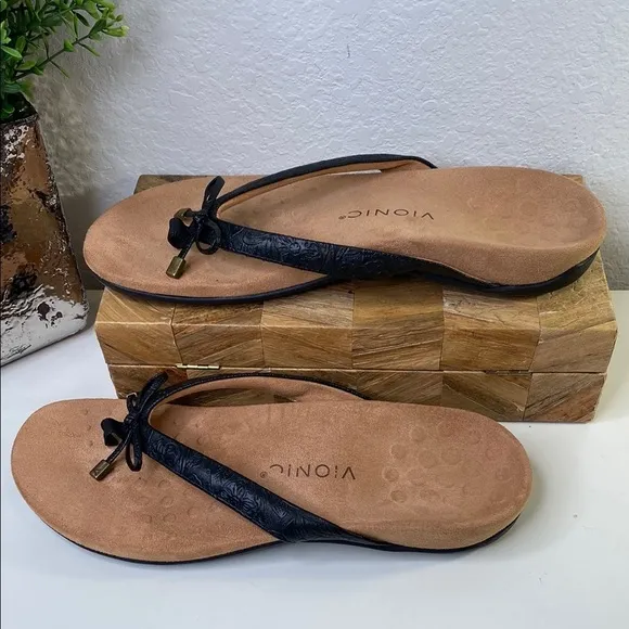 Vionic Bella Black and Tan Flip Flop Thong Sandals Size 11