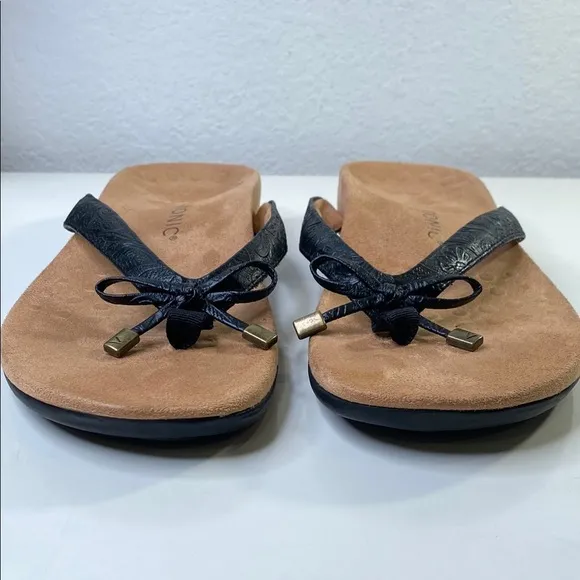 Vionic Bella Black and Tan Flip Flop Thong Sandals Size 11