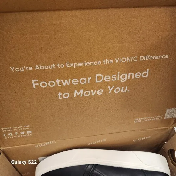 Vionic Black Leather &quot;Kimmie&quot; Slip On Sneakers. NIB. Size 5