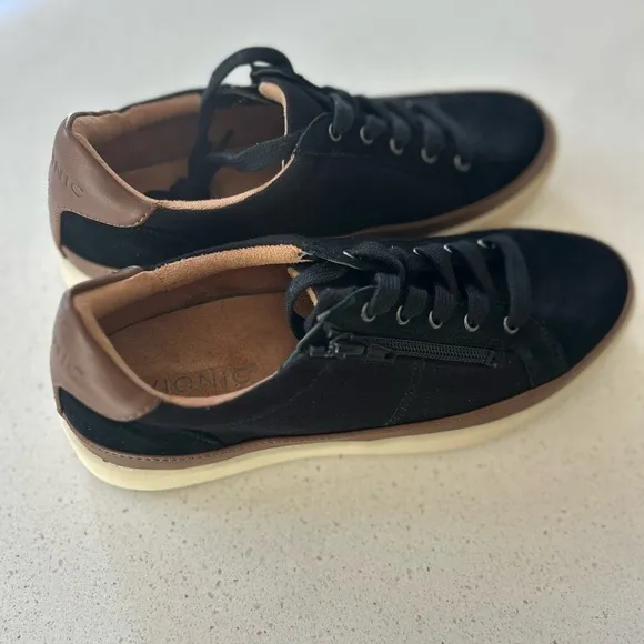 Vionic Essence Mayra Suede Sneakers Slip-On Arch Support Adaptive Size 7.5