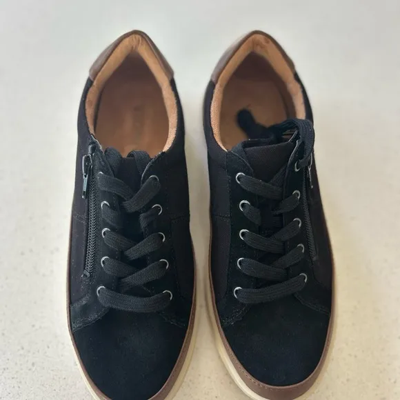 Vionic Essence Mayra Suede Sneakers Slip-On Arch Support Adaptive Size 7.5