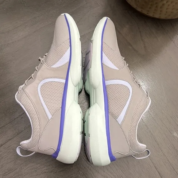 Vionic Mesh Bungee Lace Athletic Sneakers Olessa