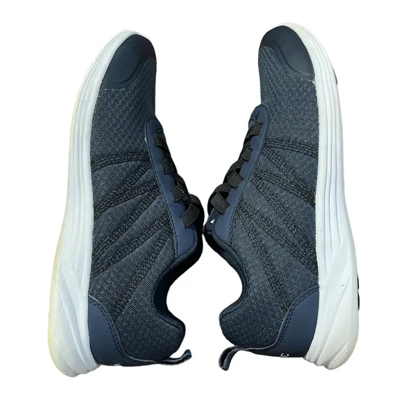 Vionic Navy Shay Sneakers size 9.5