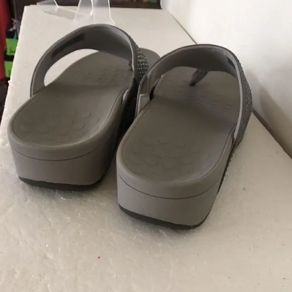 Vionic Pacific Naples Pewter Leather Thong Sandals Size 11 Wide 4041