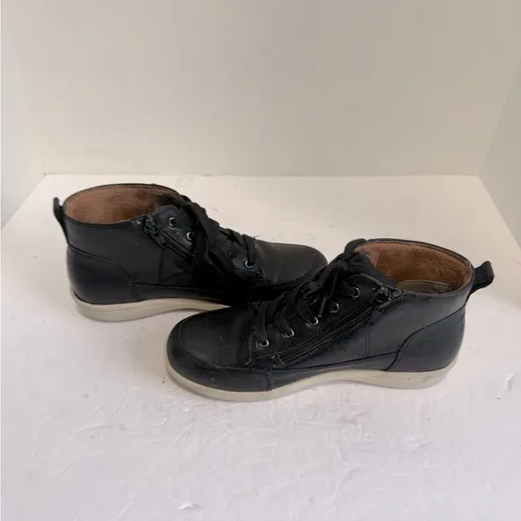 Vionic Shawna Women's Fashion Sneakers/Booties Black Leather Size 6.5