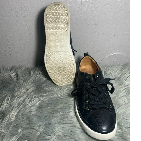 Vionic Winny Low Top Sneaker (Women)Vionic Black Leather Sneakers Size 6.5