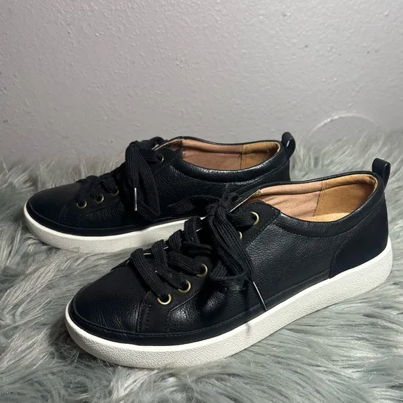 Vionic Winny Low Top Sneaker (Women)Vionic Black Leather Sneakers Size 6.5