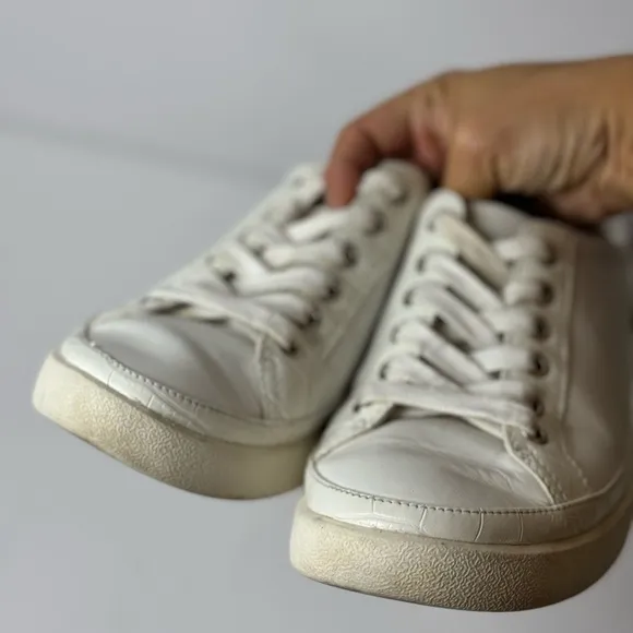 Vionic Winny Sneakers with Arch Support in White Size US 6,5
