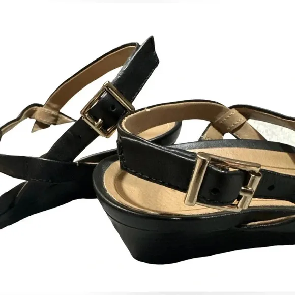Vionic Womans Port Cali-T Strap Black Sandals Size 7