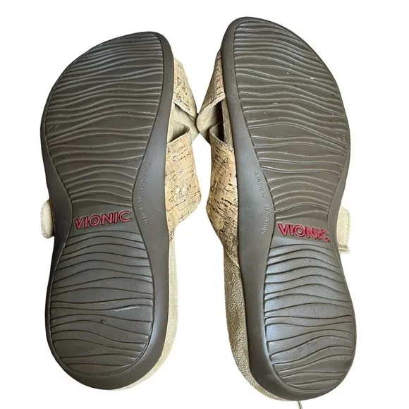 Vionic Women’s Size 7 Cork Cross Strap Sandals - Excellent Condition