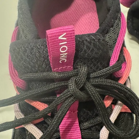 Vionic Zeliya Women's Mesh Black and Pink Lace-up Athletic Sneakers Size 8