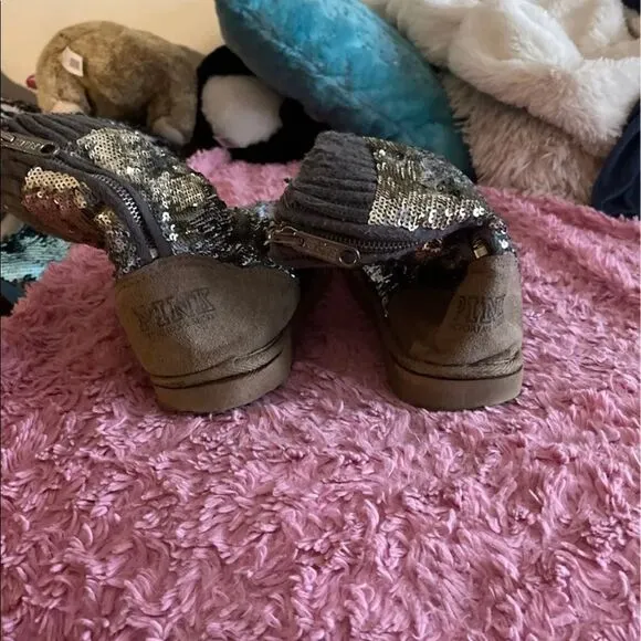 Vs pink rare silver /blue mermaid sequin Mukluk Ugg slipper boot’s /shoes M 7/8
