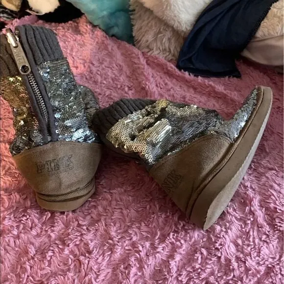 Vs pink rare silver /blue mermaid sequin Mukluk Ugg slipper boot’s /shoes M 7/8
