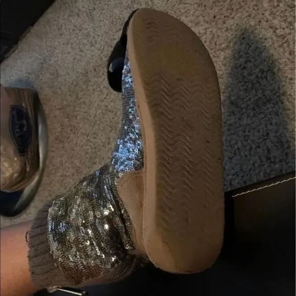 Vs pink rare silver /blue mermaid sequin Mukluk Ugg slipper boot’s /shoes M 7/8