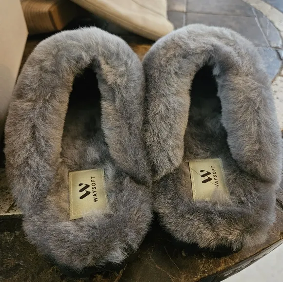 WaySoft Genuine Australian Sheepskin Slippers, 100% Shearling Hard Bottom SZ 7