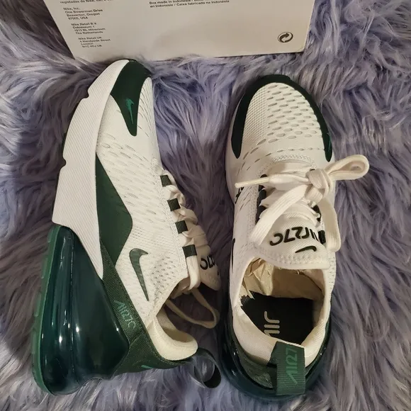 Woman's Athleisure Nike Air Max 270 Sneaker HQ3421-100 SZ 7