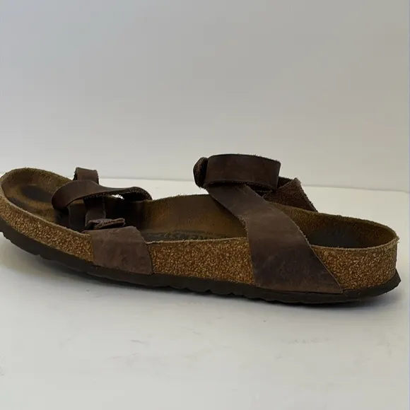 Women’s 9 Birkenstock yara leather brown arch support high quality sandals