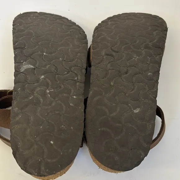 Women’s 9 Birkenstock yara leather brown arch support high quality sandals