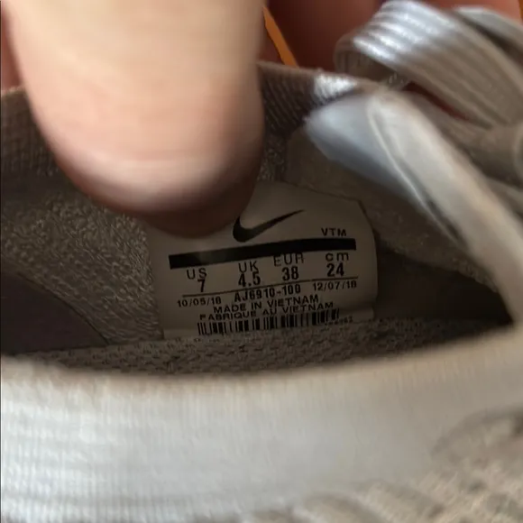 Women’s Light Gray Knit Sneakers