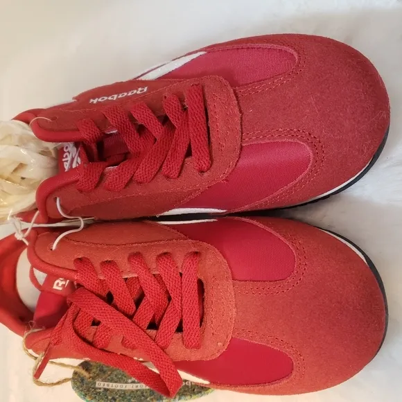 Women's New Reebok Classic AZ Sneaker in a vibrant red hue. Size 7