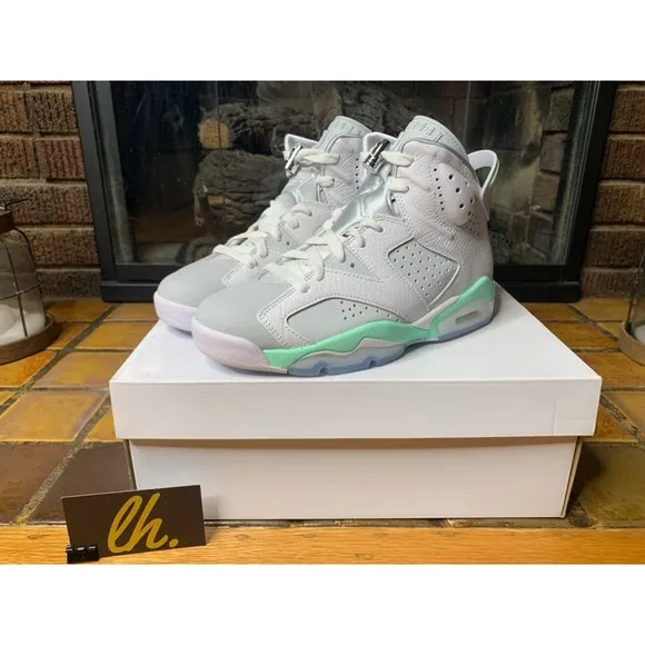 Women’s Sz 6.5 Air Jordan 6 Mint Foam Athletic Sneakers DQ4914-103