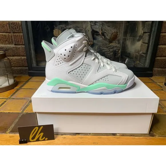 Women’s Sz 6.5 Air Jordan 6 Mint Foam Athletic Sneakers DQ4914-103