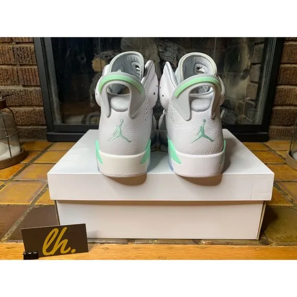 Women’s Sz 6.5 Air Jordan 6 Mint Foam Athletic Sneakers DQ4914-103