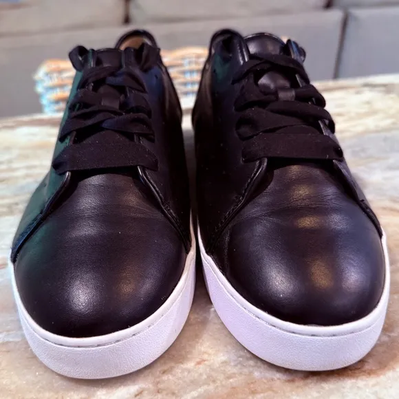Women’s VIONIC Splendid Keke black leather supportive sneakers- Size 11