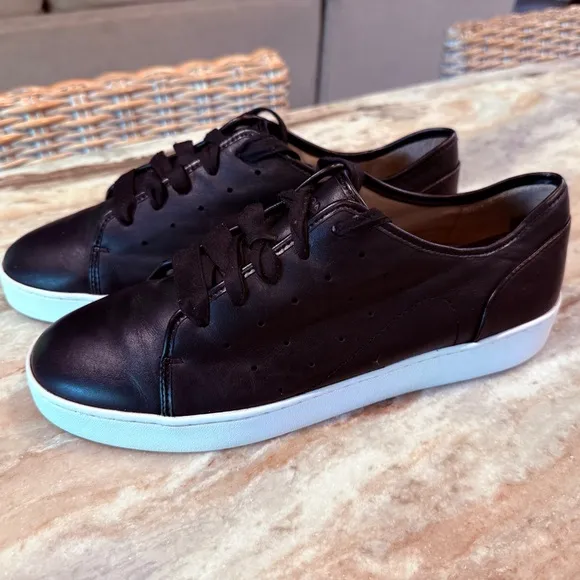 Women’s VIONIC Splendid Keke black leather supportive sneakers- Size 11